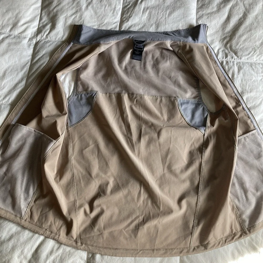 The North Face Lightweight Full Zip Vest Mens S Dune Beige Tan Vented Travel EUC
